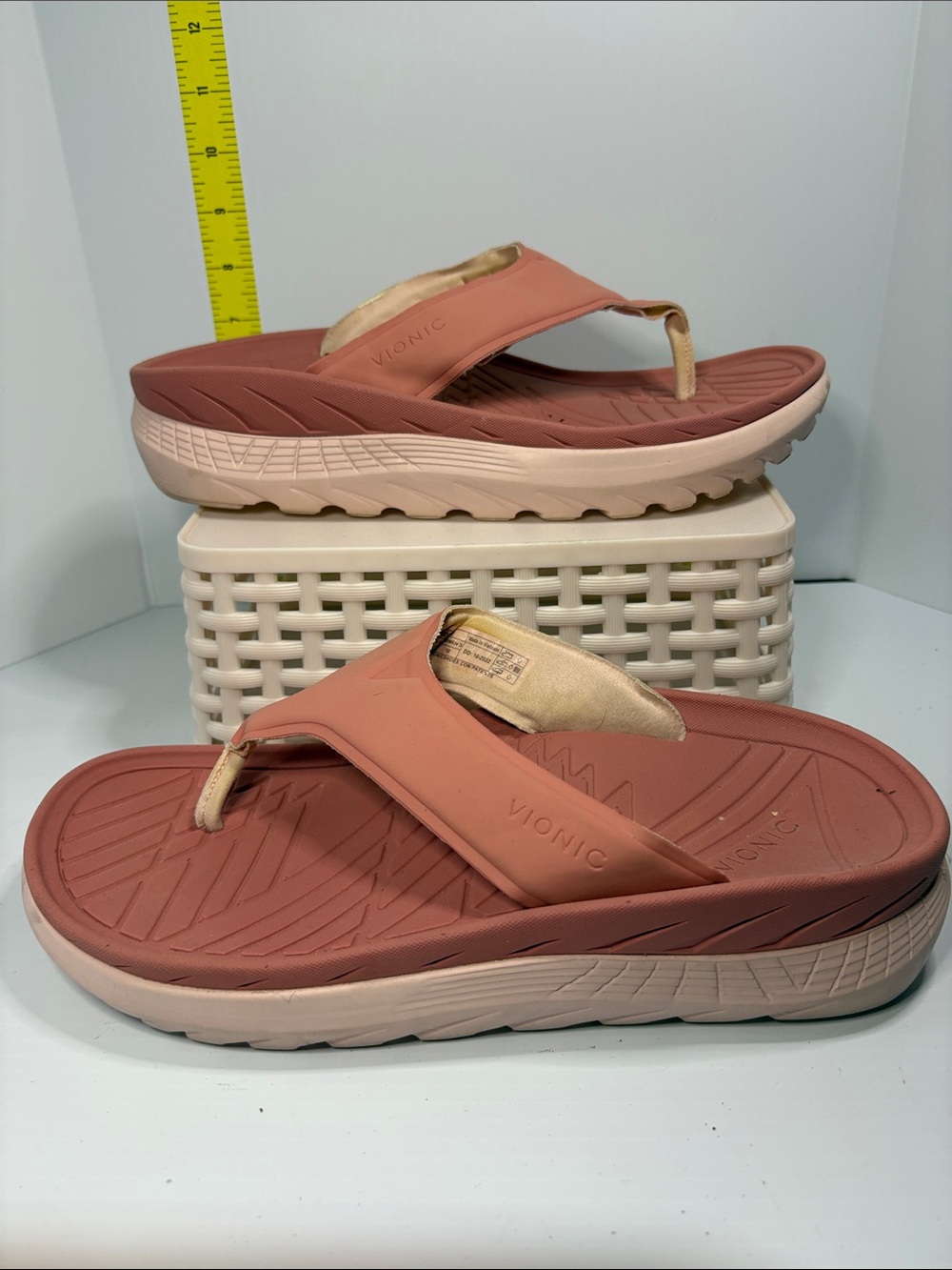 Size 10 fits like 10.5 Vionic Women’s Dusty Coral Platform Thong Sandals. Box 26